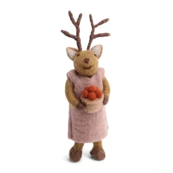 En Gry & Sif Filzfigur "Rehdame mit Beeren"