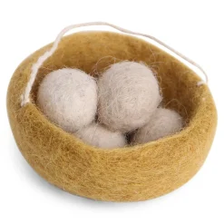 En Gry & Sif Nest mit Eiern