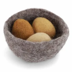 Gry & Sif Nest mit gelben Eiern
