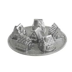Nordic Ware Backform Weihnachten "Cozy Village Pan"